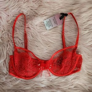 Victoria's Secret 2014 London Fashion Show red lace crystal unlined designer